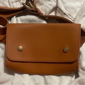 GIGI PIP leather belt bag in cognac